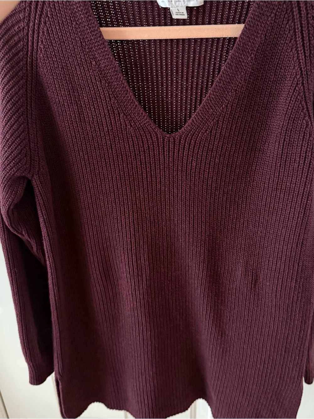 N.Y.L. New York Laundry burgundy V-Neck Ribbed Knit Sweater 100% cotton